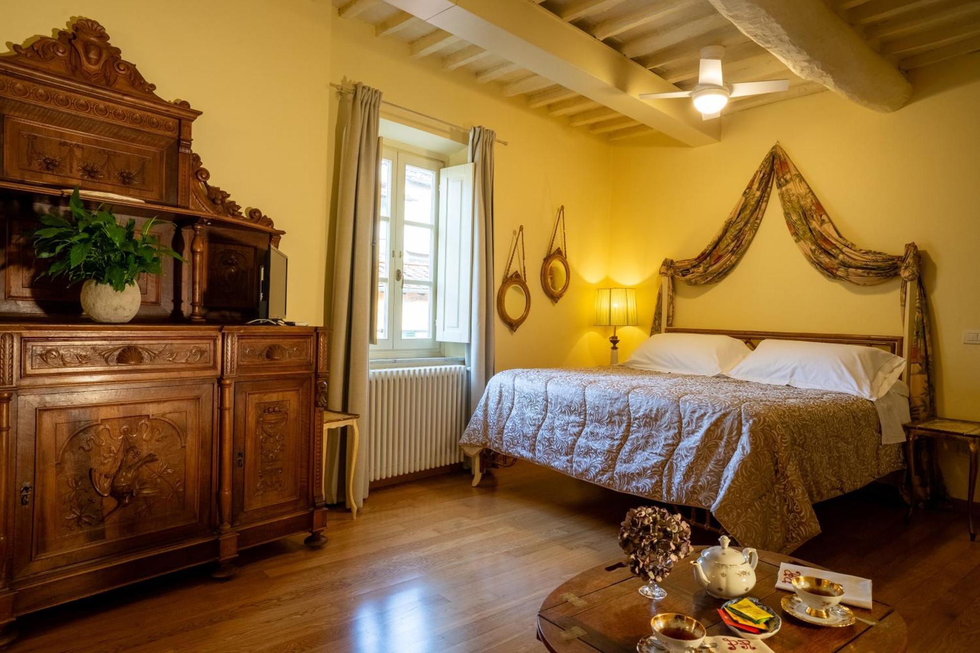 Palazzo Rocchi - Residenza D'Epoca Bed & Breakfast Lucca Eksteriør bilde