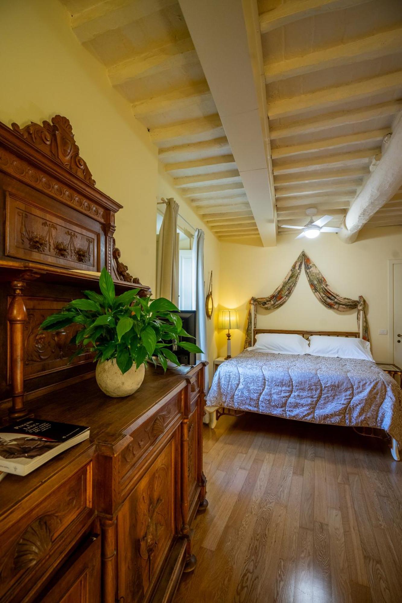 Palazzo Rocchi - Residenza D'Epoca Bed & Breakfast Lucca Eksteriør bilde