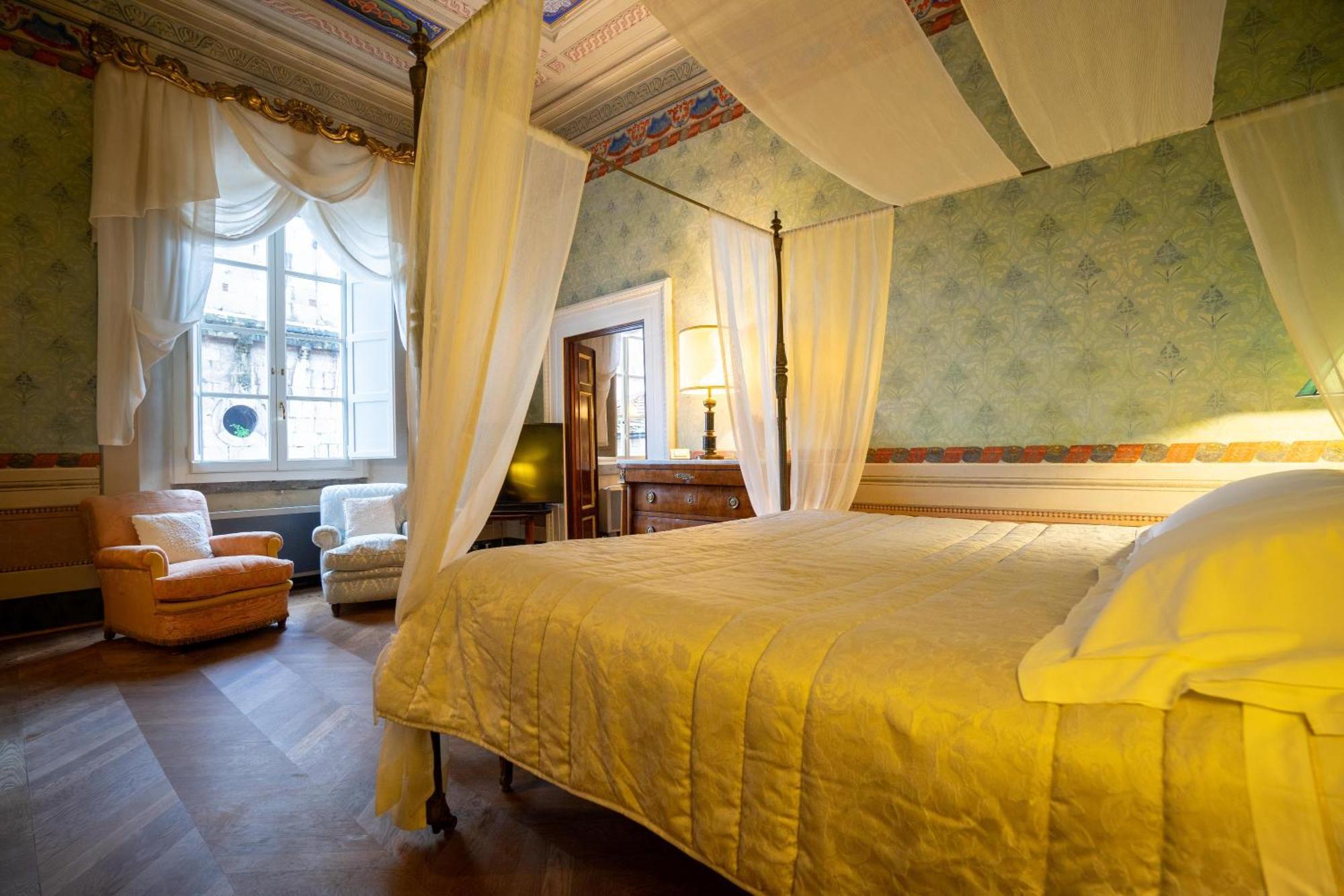 Palazzo Rocchi - Residenza D'Epoca Bed & Breakfast Lucca Eksteriør bilde